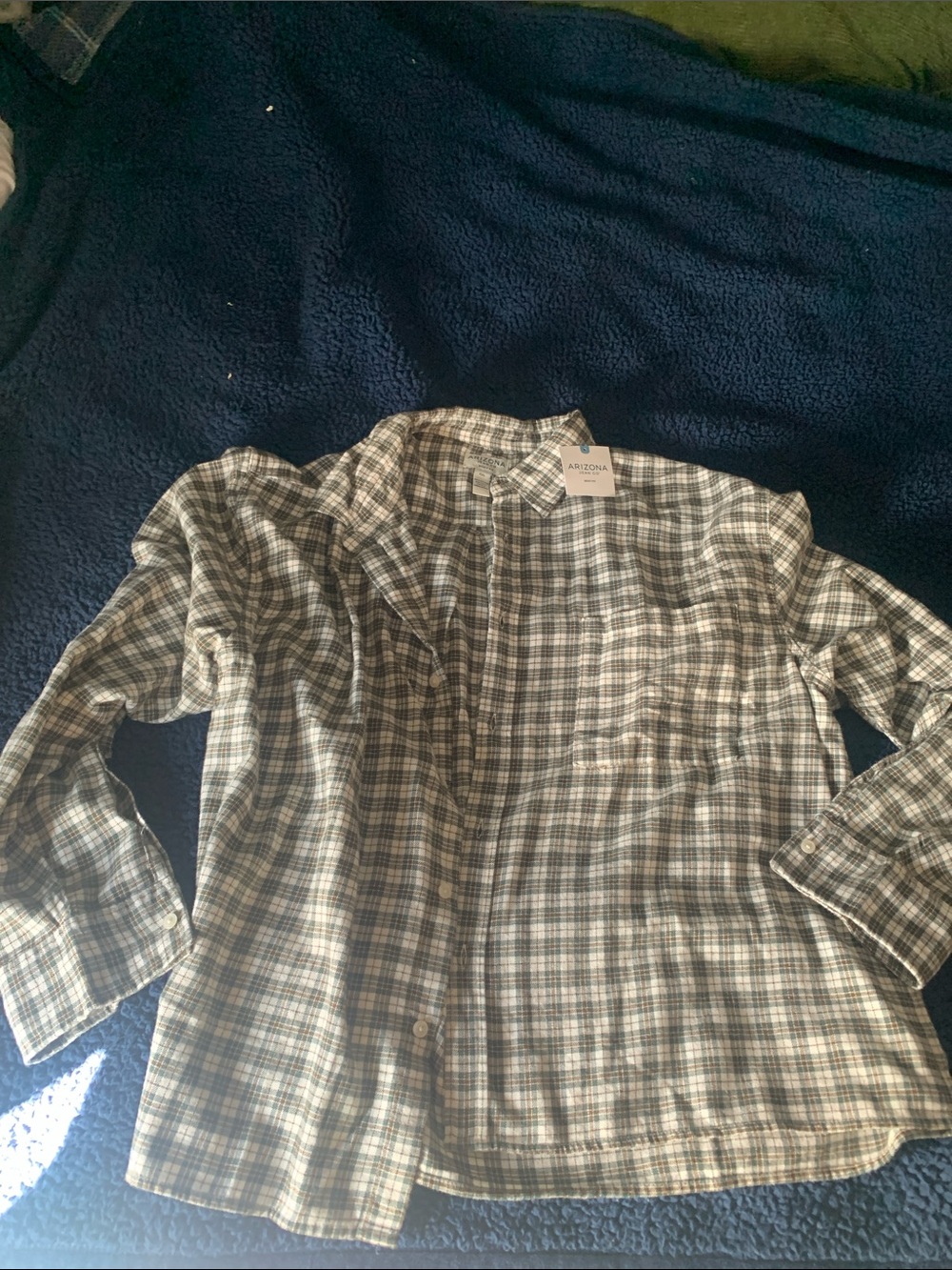Arizona Jean Company Men’s Green Plaid Button-Up Shirt